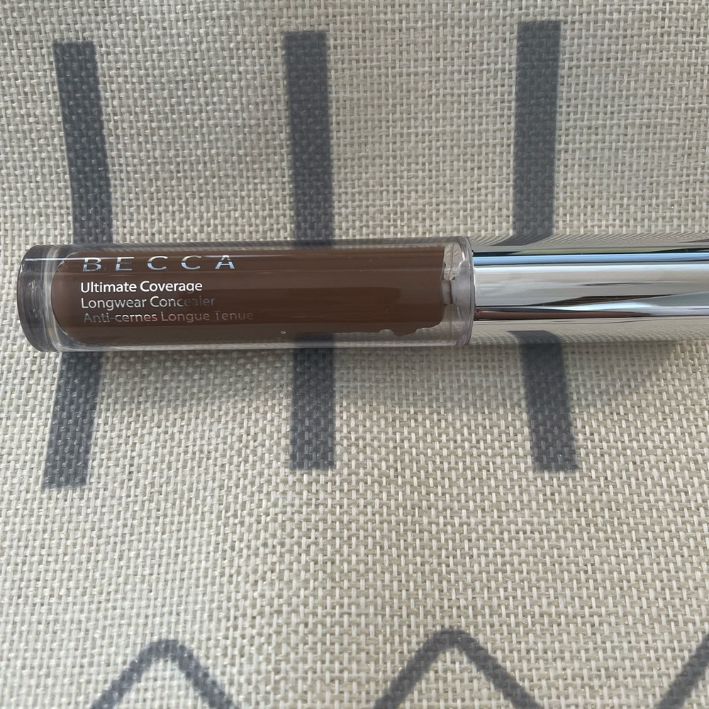 Becca Ultimate Coverage Concealer